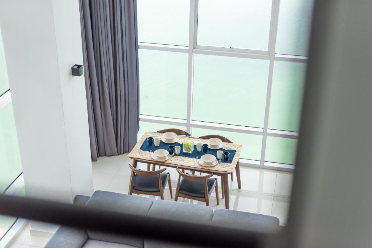 Maritime Penthouse Suite By The Sea George Town Eksteriør bilde